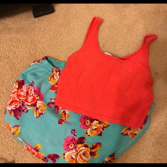 Floral Set - Picture 2 of 2